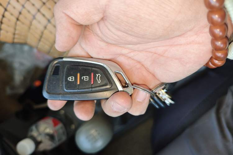 Used Nissan Sunny 2016 1.5XE Manual Leading Edition Vehicle Key