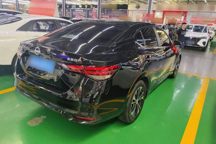 Used Nissan Sylphy 2023 Revised 1.6L CVT Enjoyment Edition Exterior 5