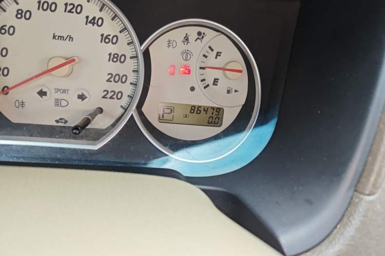 Used Nissan Sylphy 2006 2.0 XL Sunroof Edition Odometer Close Up
