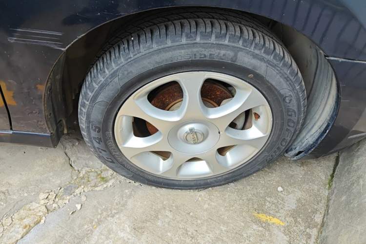 Used Nissan Sylphy 2006 2.0 XL Sunroof Edition Right Front Wheel Hub