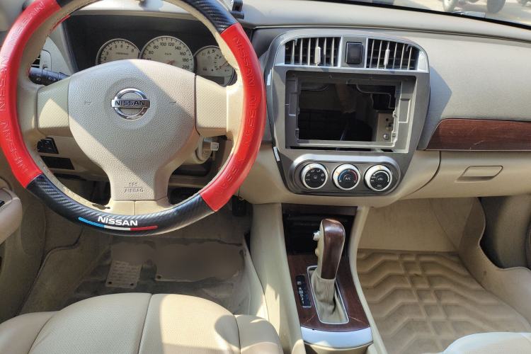 Used Nissan Sylphy 2007 1.6 XE Luxury Edition Center Console