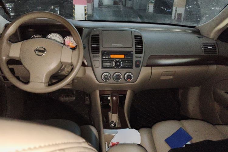 Used Nissan Sylphy 2007 1.6 XE Luxury Edition Center Console