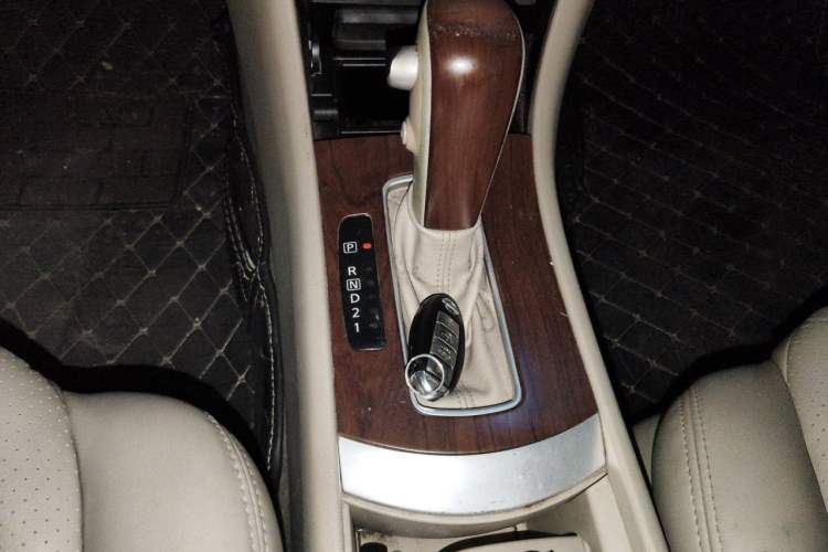 Used Nissan Sylphy 2007 1.6 XE Luxury Edition Gear Lever