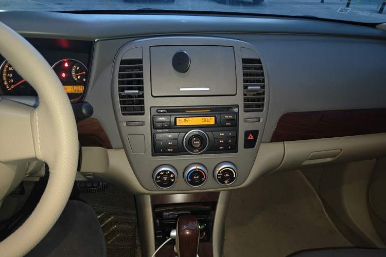 Used Nissan Sylphy 2008 1.6XE Comfort Edition Audio And AC Panel