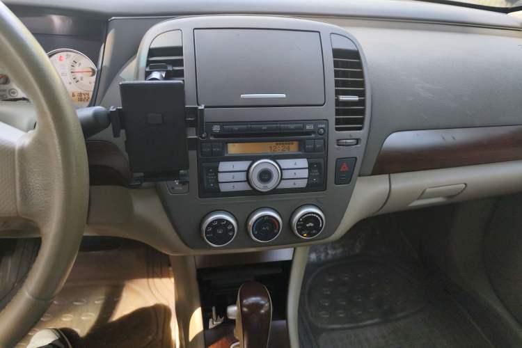 Used Nissan Sylphy 2008 2.0XL Luxury Edition Audio And AC Panel