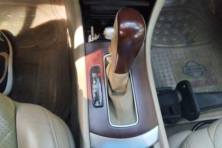 Used Nissan Sylphy 2008 2.0XL Luxury Edition Gear Lever