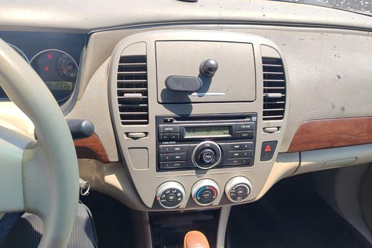 Used Nissan Sylphy 2008 1.6XE Comfort Edition Audio And AC Panel