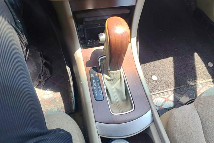 Used Nissan Sylphy 2008 1.6XE Comfort Edition Gear Lever