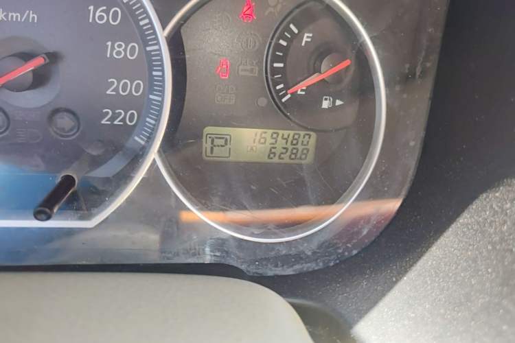 Used Nissan Sylphy 2008 1.6XE Comfort Edition Odometer Close Up