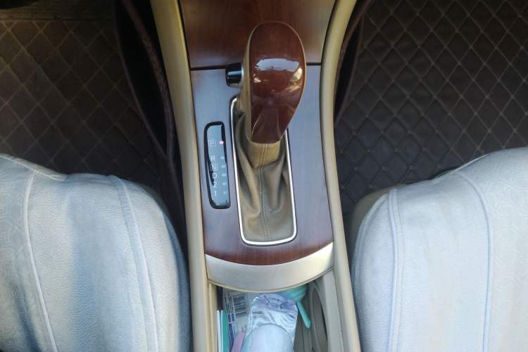 Used Nissan Sylphy 2008 1.6XE Comfort Edition Gear Lever
