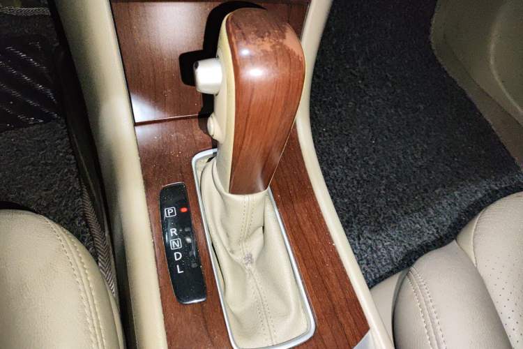 Used Nissan Sylphy 2008 2.0XE Comfort Edition Gear Lever