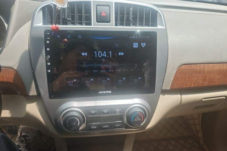 Used Nissan Sylphy 2009 1.6XL Automatic Luxury Sunroof Edition Audio And AC Panel