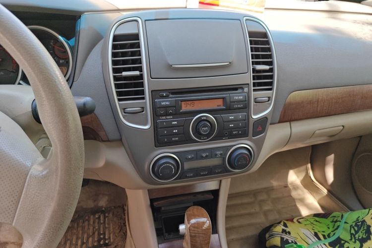 Used Nissan Sylphy 2009 1.6XL Automatic Luxury Sunroof Edition Audio And AC Panel