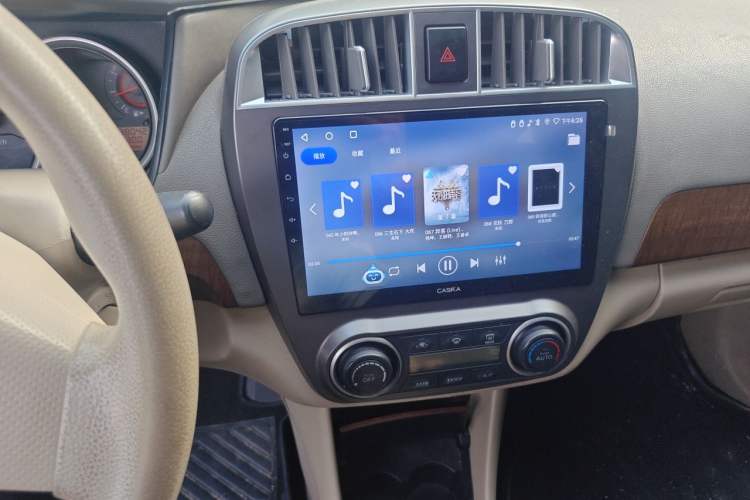 Used Nissan Sylphy 2009 1.6 XL Manual Luxury Sunroof Edition Audio And AC Panel