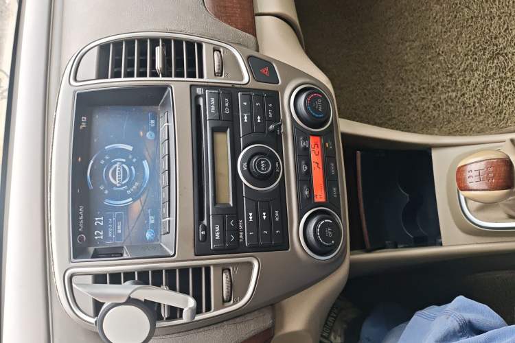Used Nissan Sylphy 2009 1.6XE Manual Comfort Edition Audio And AC Panel
