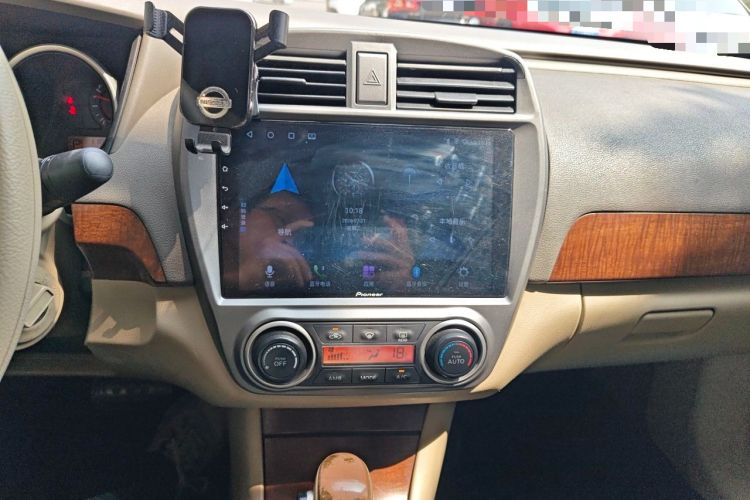 Used Nissan Sylphy 2009 1.6XL Automatic Luxury Sunroof Edition Audio And AC Panel