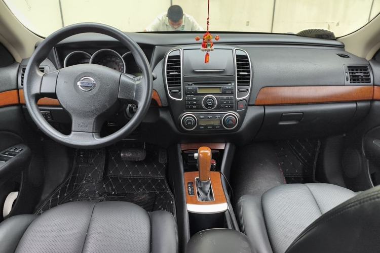 Used Nissan Sylphy 2009 1.6XL Automatic Luxury Sunroof Edition Center Console
