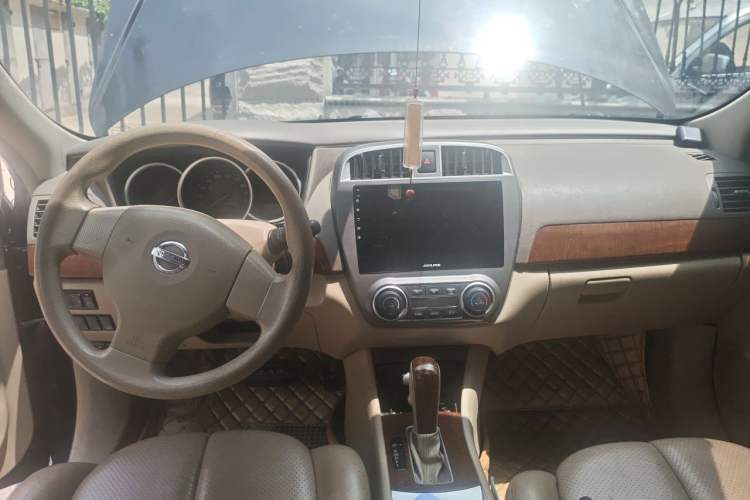 Used Nissan Sylphy 2009 1.6XL Automatic Luxury Sunroof Edition Center Console
