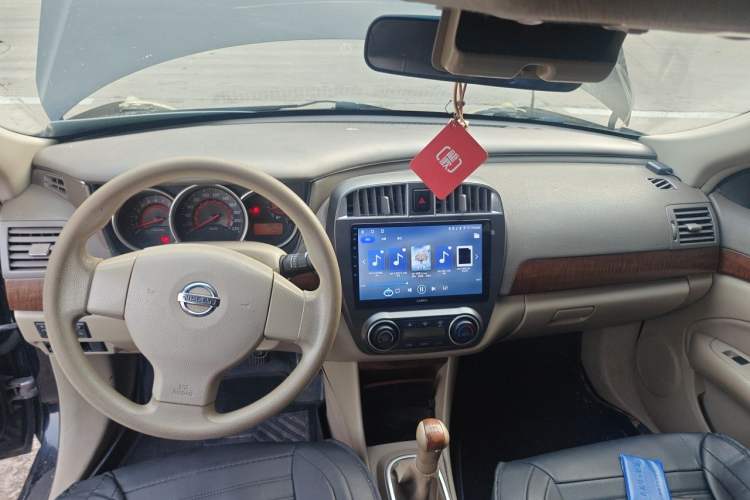 Used Nissan Sylphy 2009 1.6 XL Manual Luxury Sunroof Edition Center Console