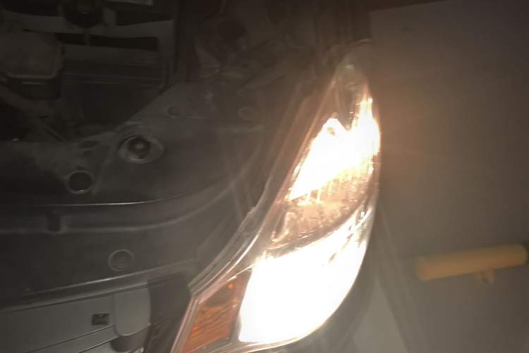 Used Nissan Sylphy 2009 1.6XL Automatic Luxury Sunroof Edition Engine Bay Left