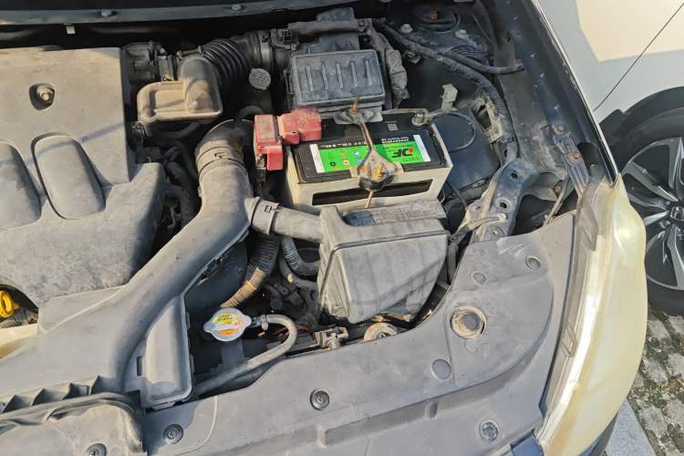 Used Nissan Sylphy 2009 2.0XL CVT Luxury Sunroof Edition Engine Bay Left