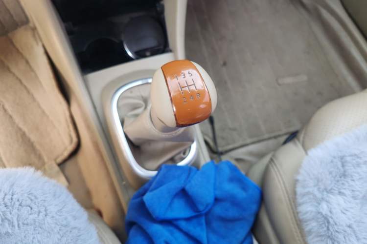 Used Nissan Sylphy 2009 1.6 XL Manual Luxury Sunroof Edition Gear Lever