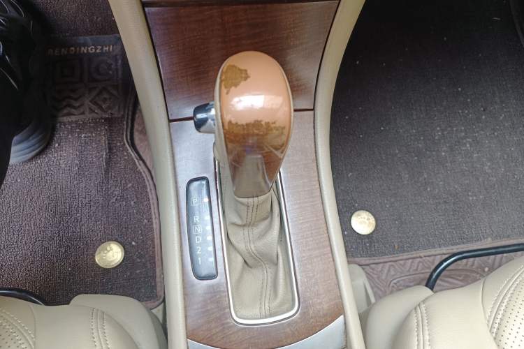 Used Nissan Sylphy 2009 1.6XE Automatic Comfort Edition Gear Lever