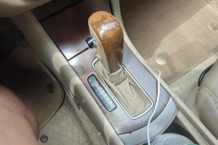Used Nissan Sylphy 2009 1.6XL Automatic Luxury Sunroof Edition Gear Lever