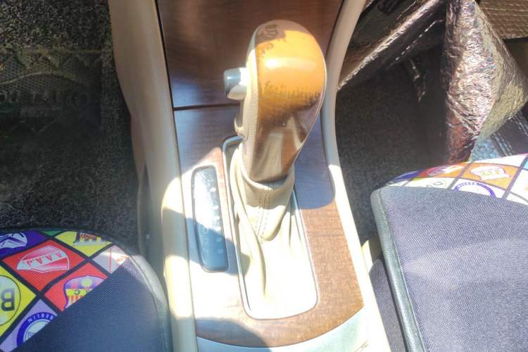 Used Nissan Sylphy 2009 1.6XL Automatic Luxury Sunroof Edition Gear Lever