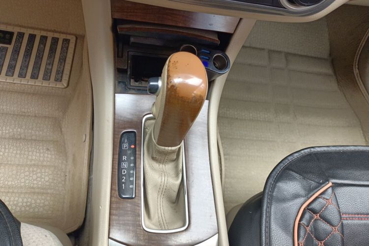 Used Nissan Sylphy 2009 1.6XE Automatic Comfort Edition Gear Lever
