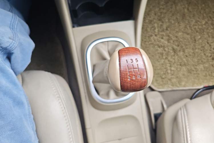 Used Nissan Sylphy 2009 1.6XE Manual Comfort Edition Gear Lever