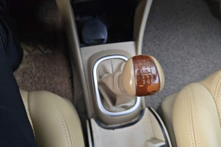 Used Nissan Sylphy 2009 1.6XE Manual Comfort Edition Gear Lever