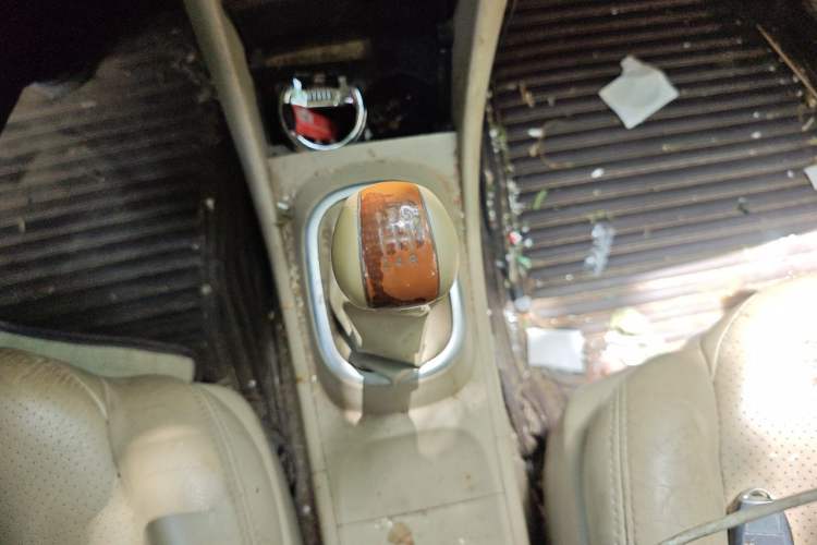 Used Nissan Sylphy 2009 1.6 XL Manual Luxury Sunroof Edition Gear Lever