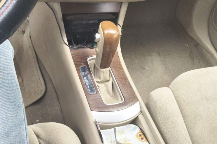 Used Nissan Sylphy 2009 1.6XE Automatic Comfort Edition Gear Lever