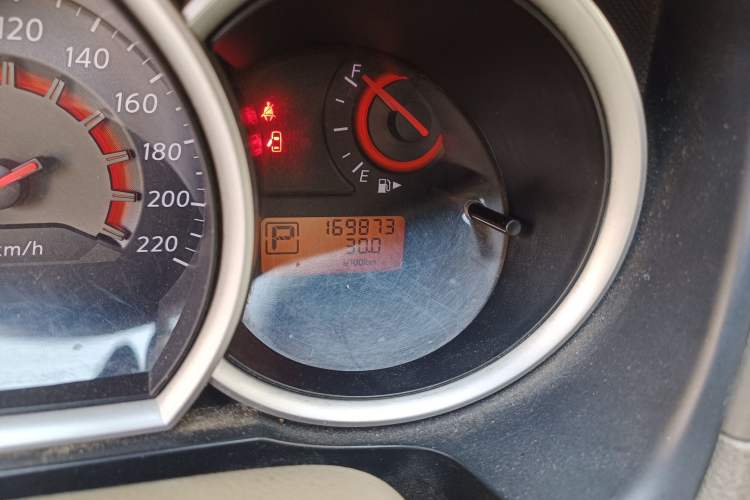 Used Nissan Sylphy 2009 1.6XE Automatic Comfort Edition Odometer Close Up