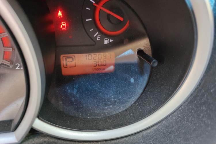 Used Nissan Sylphy 2009 1.6XL Automatic Luxury Sunroof Edition Odometer Close Up