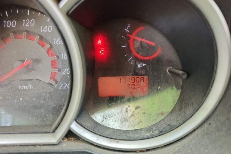 Used Nissan Sylphy 2009 1.6 XL Manual Luxury Sunroof Edition Odometer Close Up