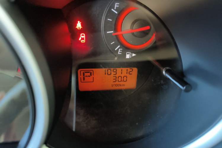 Used Nissan Sylphy 2009 1.6XE Automatic Comfort Edition Odometer Close Up