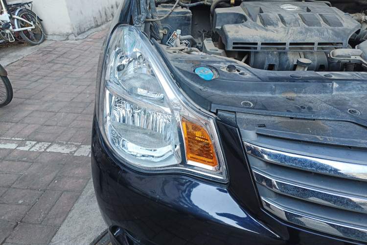 Used Nissan Sylphy 2009 1.6XE Automatic Comfort Edition Right Front Headlight