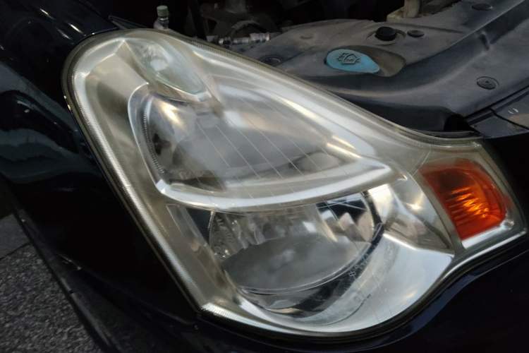 Used Nissan Sylphy 2009 1.6XL Automatic Luxury Sunroof Edition Right Front Headlight