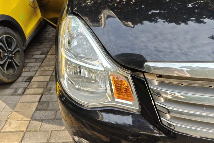 Used Nissan Sylphy 2009 2.0XL CVT Luxury Edition Right Front Headlight