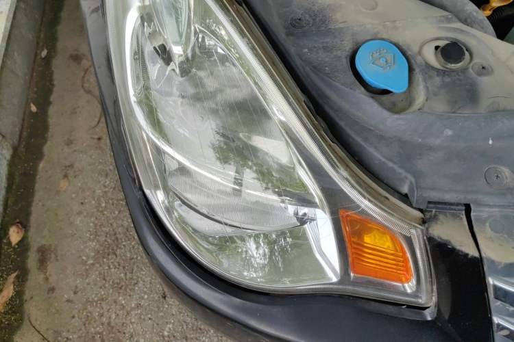 Used Nissan Sylphy 2009 1.6XE Manual Comfort Edition Right Front Headlight