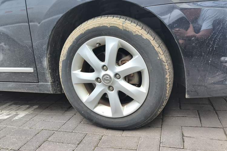 Used Nissan Sylphy 2009 1.6XL Automatic Luxury Sunroof Edition Right Front Wheel Hub