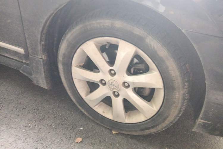 Used Nissan Sylphy 2009 1.6XL Automatic Luxury Sunroof Edition Right Front Wheel Hub