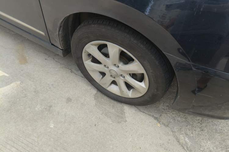 Used Nissan Sylphy 2009 1.6XL Automatic Luxury Sunroof Edition Right Front Wheel Hub