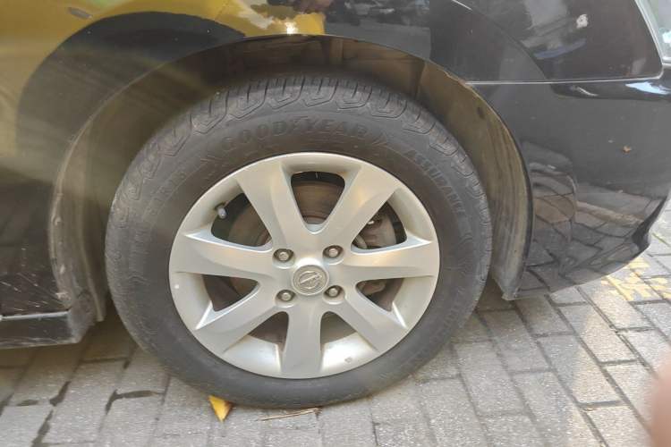 Used Nissan Sylphy 2009 2.0XL CVT Luxury Edition Right Front Wheel Hub