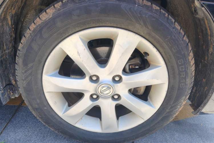 Used Nissan Sylphy 2009 1.6XL Automatic Luxury Sunroof Edition Right Front Wheel Hub