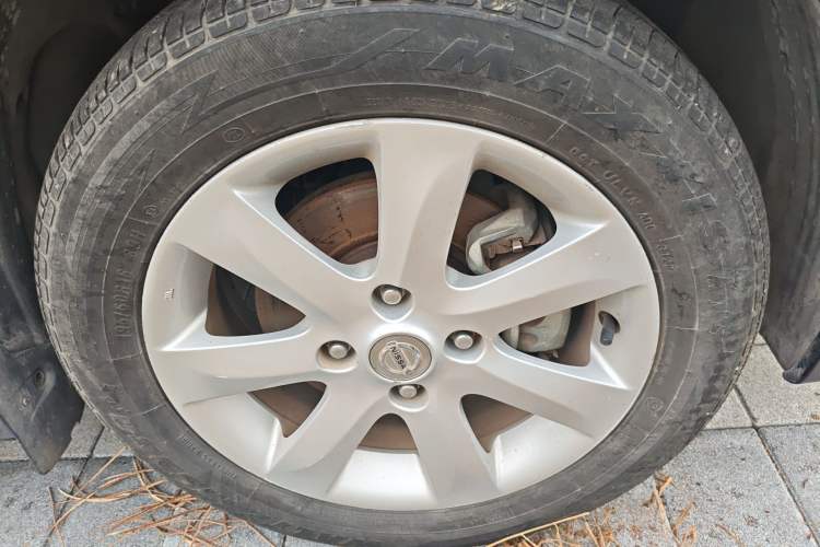 Used Nissan Sylphy 2009 1.6XE Manual Comfort Edition Right Front Wheel Hub