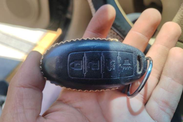 Used Nissan Sylphy 2009 1.6XL Automatic Luxury Sunroof Edition Vehicle Key