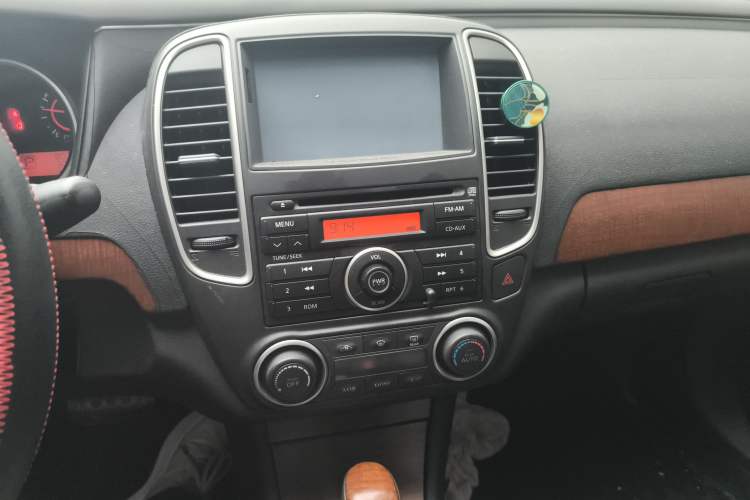Used Nissan Sylphy 2009 1.6XL Automatic Luxury Sunroof Edition Audio And AC Panel